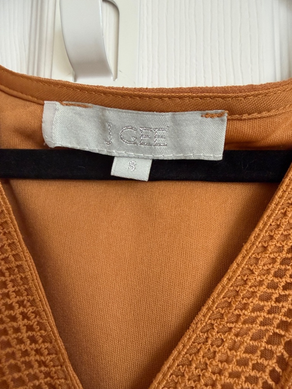J Gee size Small Like new Women's Rust Tiered Gauzy Maxi Dress with Puff Sleeves - Picture 2 of 5